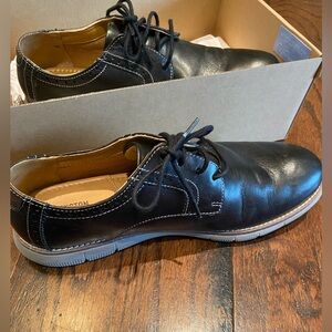 Johnston & Murphy Black Holden Leather shoes for Boys Size 6 (big boy)